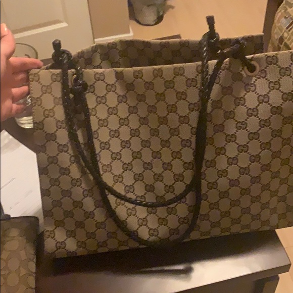Authentic Gucci monogram bag! One of my favourite - Picture 3 of 3